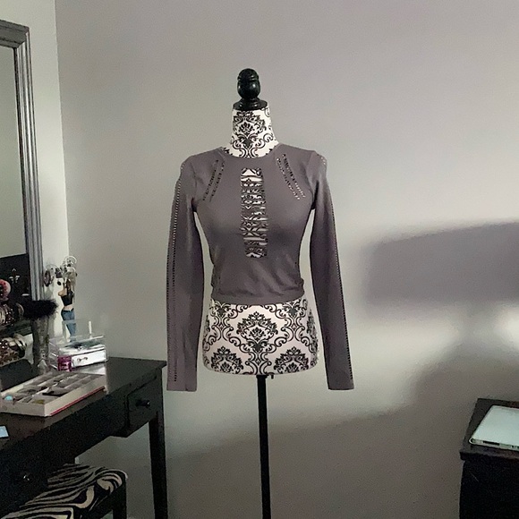 BNWT garage long sleeve grey top with cut outs - Picture 1 of 7